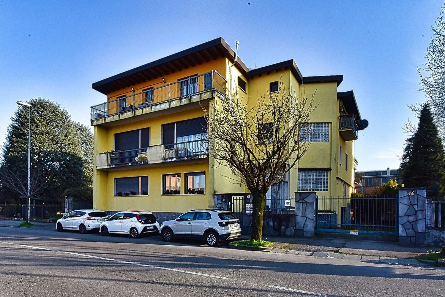 3غرفة شقة في Cesano Maderno, Italy رقم 234723