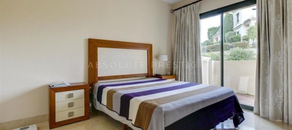 3 bedrooms Apartment in Benahavis, Spain No. 87229 15