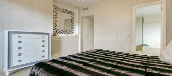 3 bedrooms Apartment in Benahavis, Spain No. 87229 8