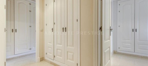 3 bedrooms Apartment in Benahavis, Spain No. 87229 11