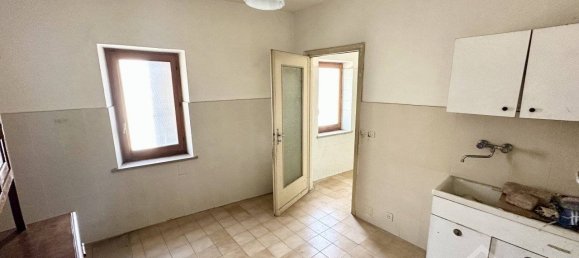 5 bedrooms House in Brozolo, Italy No. 117071 11