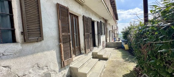 5 bedrooms House in Brozolo, Italy No. 117071 4