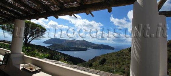 4 bedrooms Villa in Lipari, Italy No. 129103 6