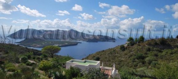 4 bedrooms Villa in Lipari, Italy No. 129103 2