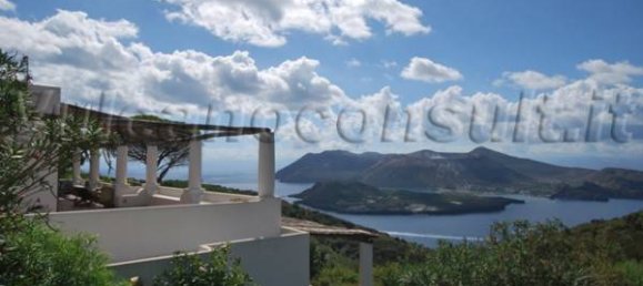 4 bedrooms Villa in Lipari, Italy No. 129103 3