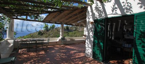 4 bedrooms Villa in Lipari, Italy No. 129103 8
