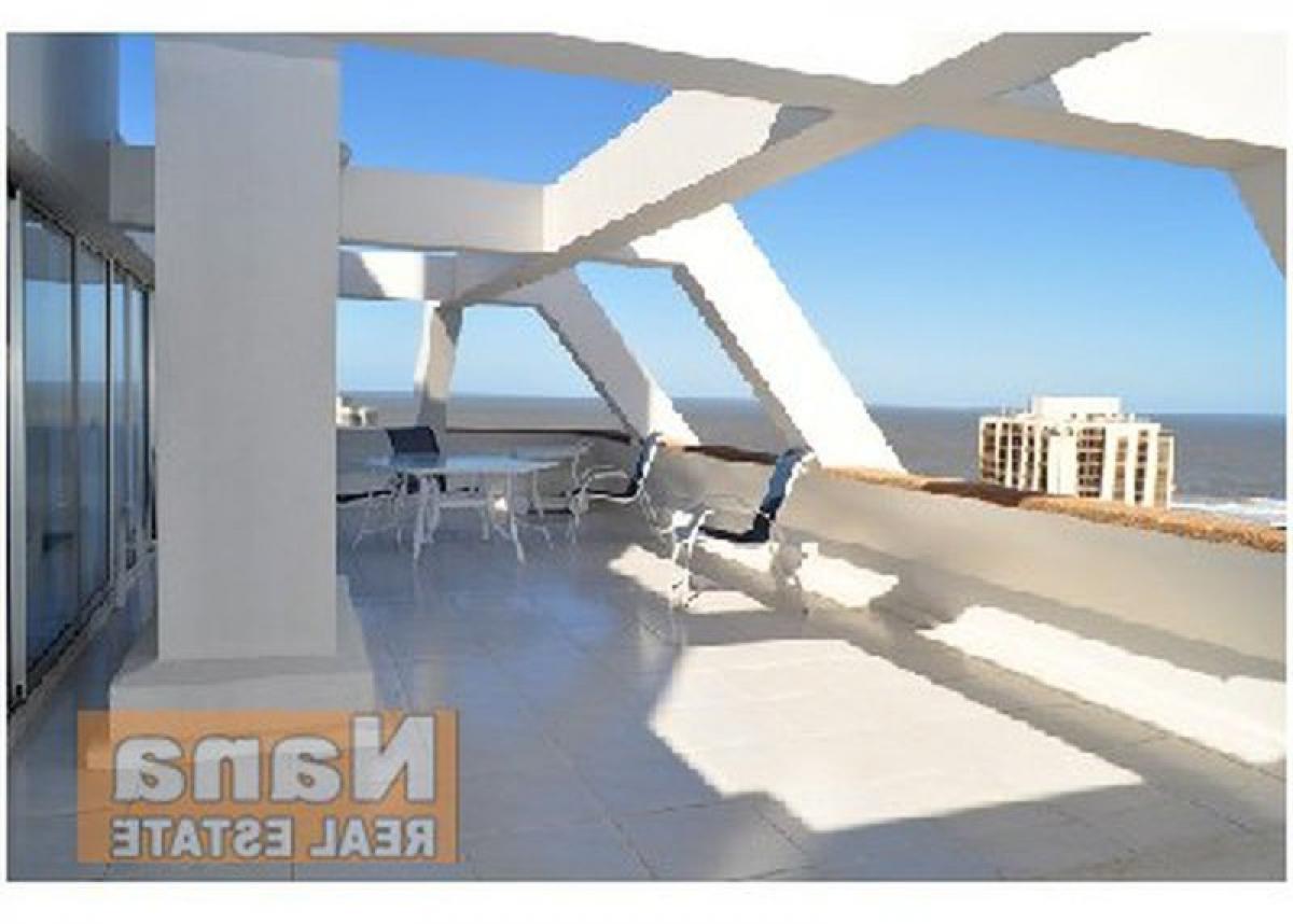 4 bedrooms Apartment in Maldonado, Uruguay No. 8262