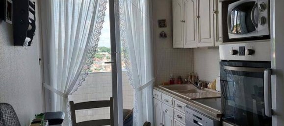 Apartamento de 2 dormitorios en Montataire, France No. 90031 3