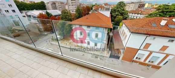 3 chambres Appartement à Udine, Italy No. 373379 4