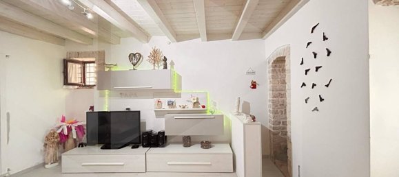 Casa de 3 dormitorios en Bitetto, Italy No. 18601 2