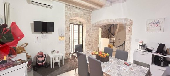 Casa de 3 dormitorios en Bitetto, Italy No. 18601 13