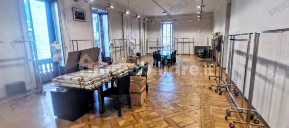 Propiedad comercial de 5 habitaciónes en Milan, Italy No. 246625 8