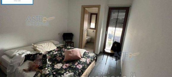 2 rooms Apartment in Rome, Italy No. 205934 3