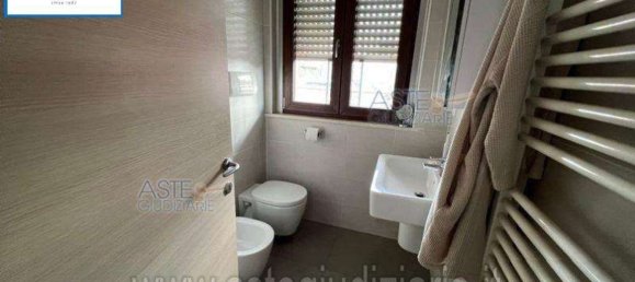 2 rooms Apartment in Rome, Italy No. 205934 4