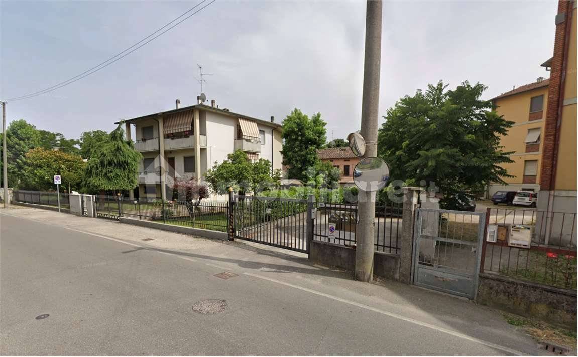 5 rooms Commercial property in Cremona, Italy No. 328436
