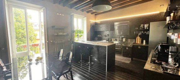 5 bedrooms Villa in Milan, Italy No. 246670 18