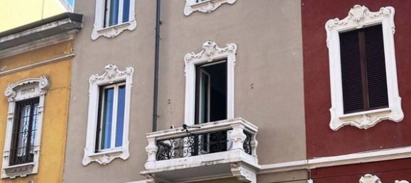 5 bedrooms Villa in Milan, Italy No. 246670 3