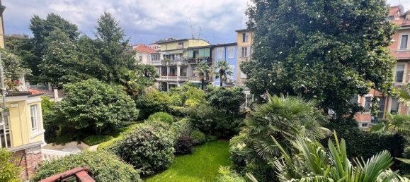 5 bedrooms Villa in Milan, Italy No. 246670 16