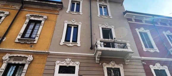 5 bedrooms Villa in Milan, Italy No. 246670 2