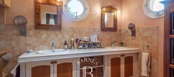 5 bedrooms House in Collonges-au-Mont-d'Or, France No. 279570 15