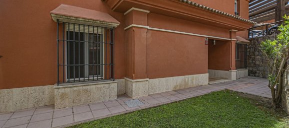 5 bedrooms Villa in Marbella, Spain No. 186890 8