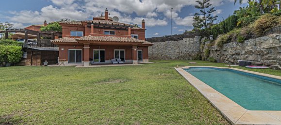 5 bedrooms Villa in Marbella, Spain No. 186890 3