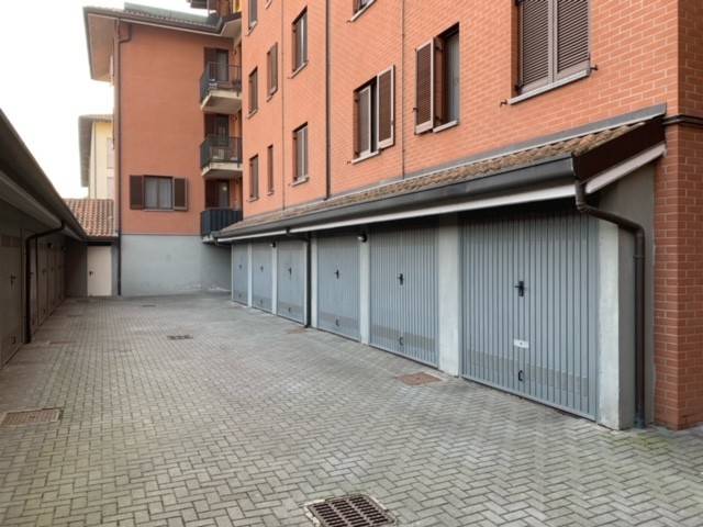 16m² Garage in Lacchiarella, Italy No. 170622