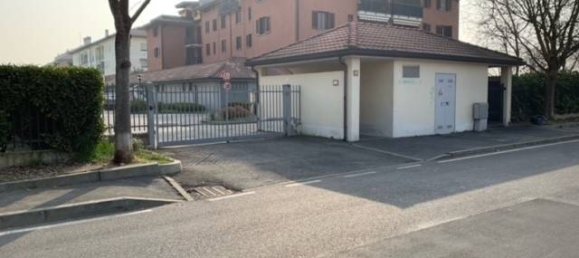 16m² Garage in Lacchiarella, Italy No. 170622 4