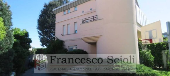 3 غرف نوم فيلا في Saronno, Italy رقم 14346 10