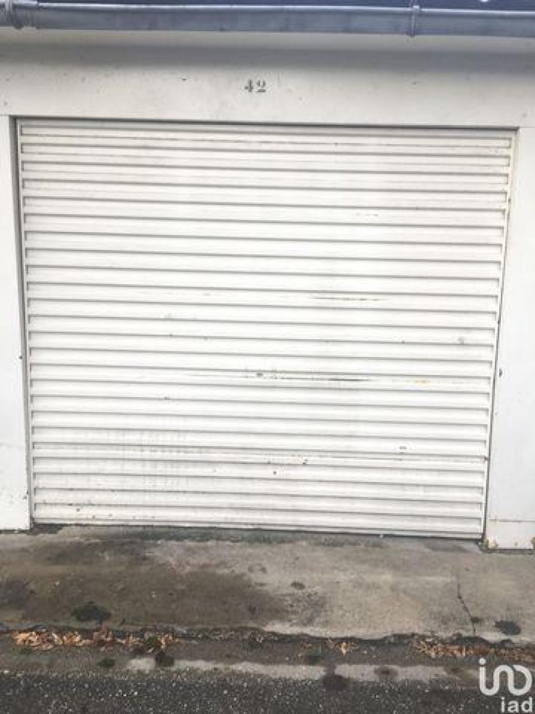 13m² Shop in Villeurbanne, France No. 20925