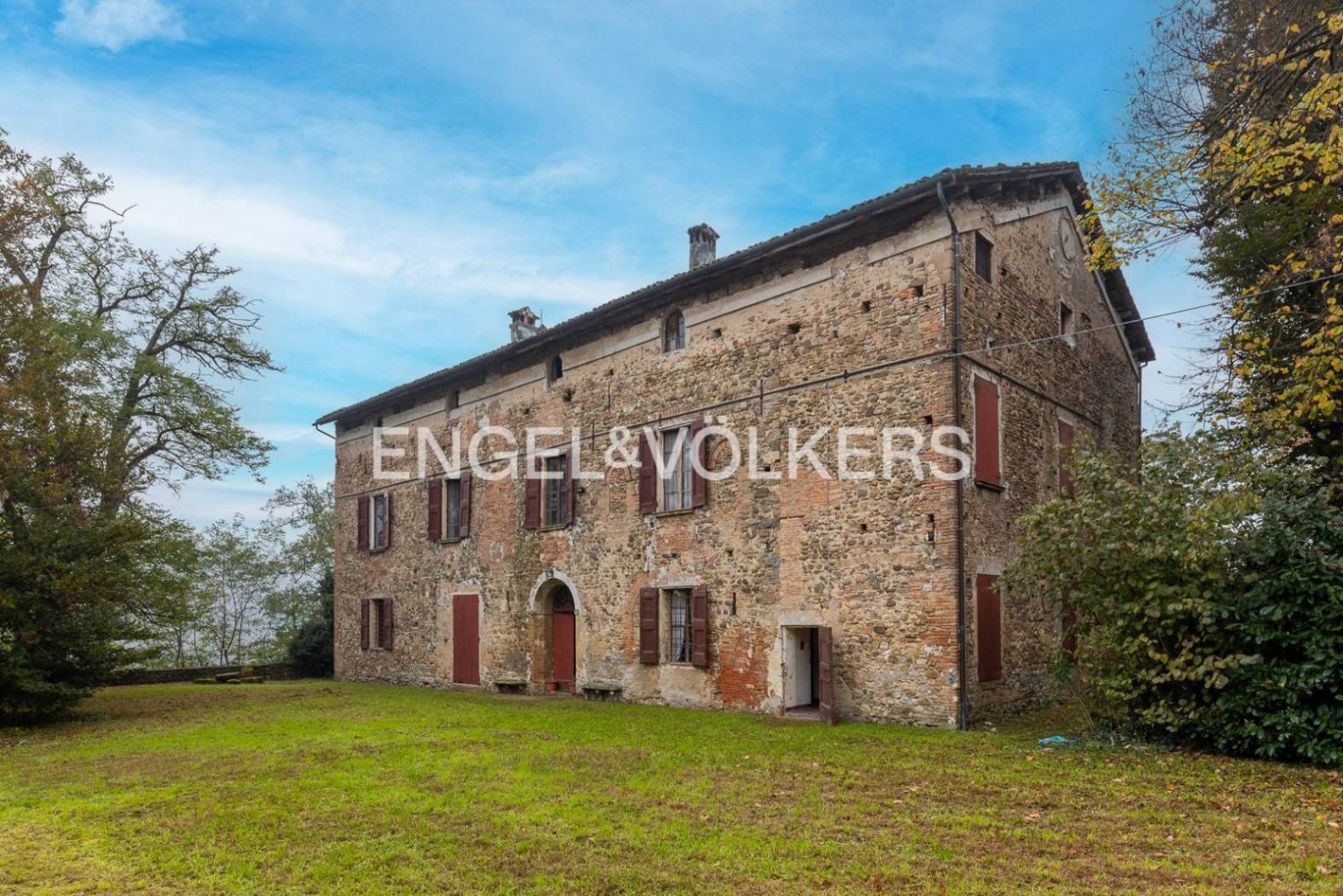 Villa de 15 dormitorios en Valsamoggia, Italy No. 102241