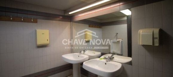 3254m² Commercial property in Porto, Portugal No. 51055 21