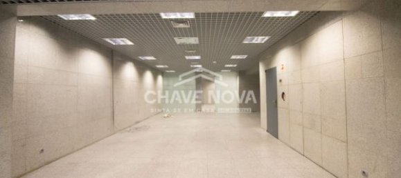 3254m² Commercial property in Porto, Portugal No. 51055 7