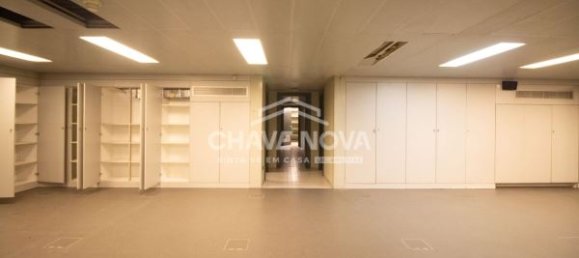 3254m² Commercial property in Porto, Portugal No. 51055 14
