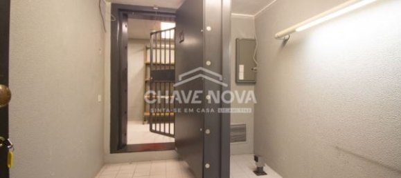 3254m² Commercial property in Porto, Portugal No. 51055 22