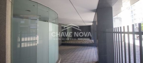 3254m² Commercial property in Porto, Portugal No. 51055 4