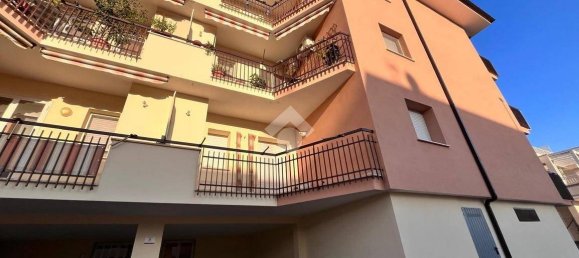 Apartamento de 3 dormitorios en Fondi, Italy No. 13578 35