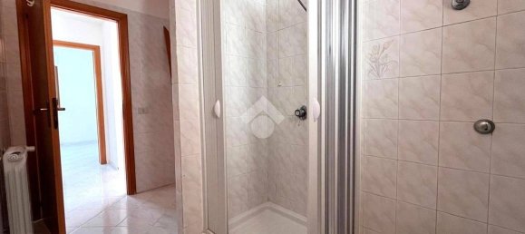 Apartamento de 3 dormitorios en Fondi, Italy No. 13578 10