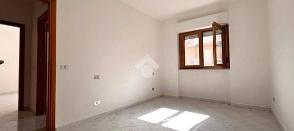 Apartamento de 3 dormitorios en Fondi, Italy No. 13578 24