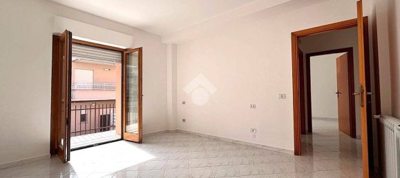 Apartamento de 3 dormitorios en Fondi, Italy No. 13578 17