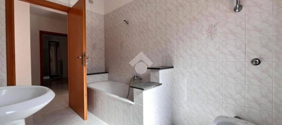 Apartamento de 3 dormitorios en Fondi, Italy No. 13578 23