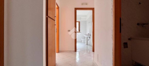 Apartamento de 3 dormitorios en Fondi, Italy No. 13578 8