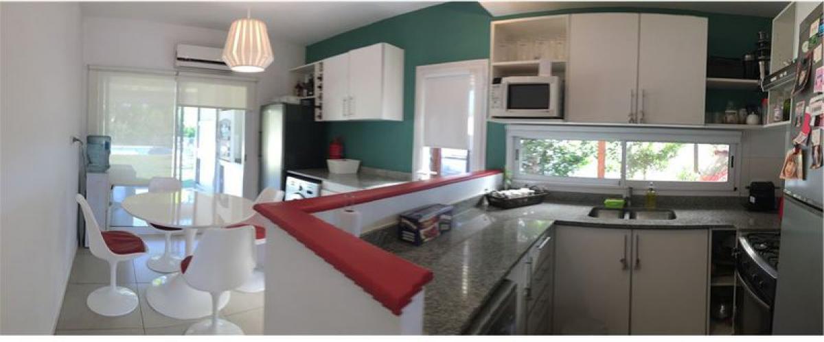 Casa de 5 dormitorios en Tigre, Argentina No. 55802