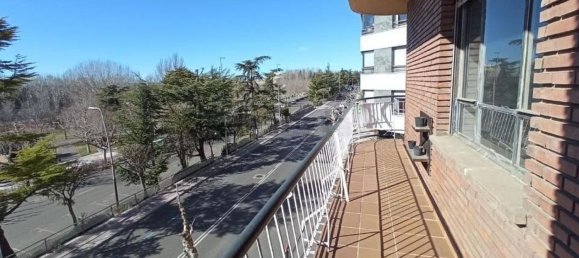 Apartamento de 3 dormitorios en León, Spain No. 158349 17