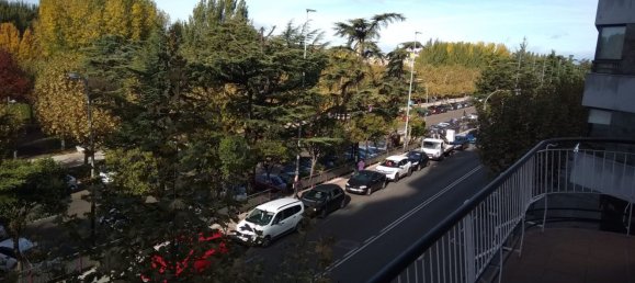 Apartamento de 3 dormitorios en León, Spain No. 158349 5