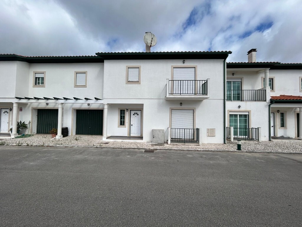 3 bedrooms House in Marinha Grande, Portugal No. 351838