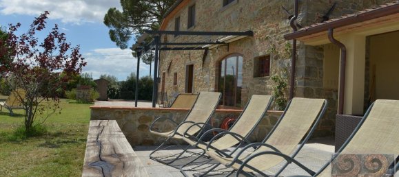 9 bedrooms Land in Castiglion Fiorentino, Italy No. 584 3