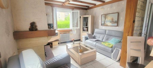 3 bedrooms House in Chambly, France No. 236588 2