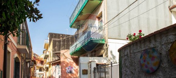 3 bedrooms Apartment in Valverde, Italy No. 330038 4