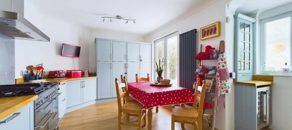 3 bedrooms House in Gillingham, United Kingdom No. 13831 2